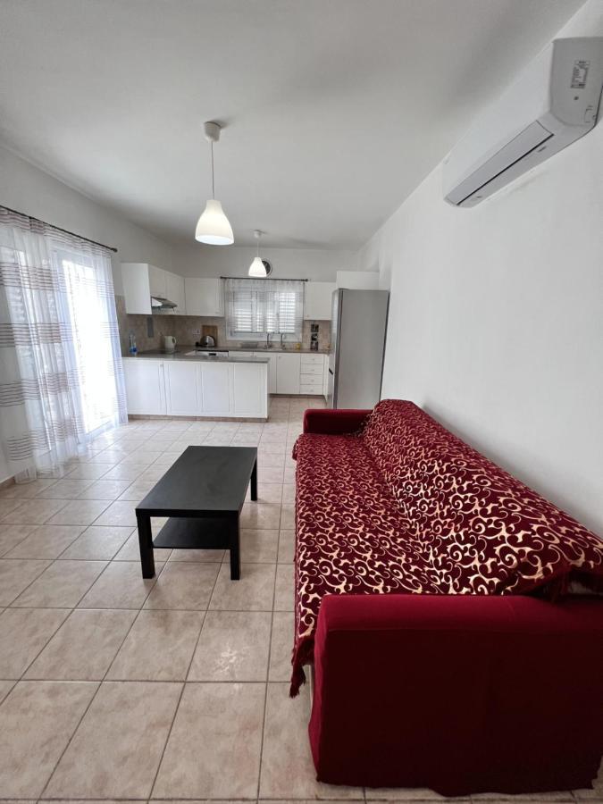 Pafia Sunbeach Townhouse Paphos Exterior photo