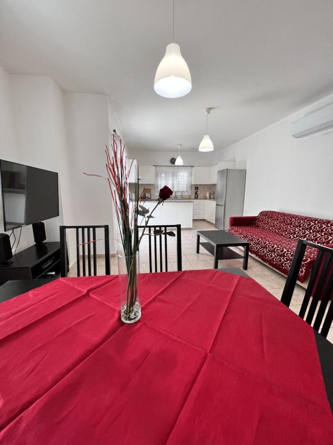 Pafia Sunbeach Townhouse Paphos Exterior photo