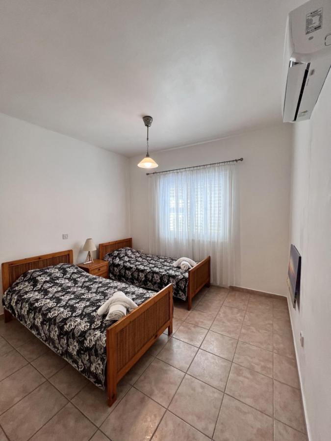 Pafia Sunbeach Townhouse Paphos Exterior photo