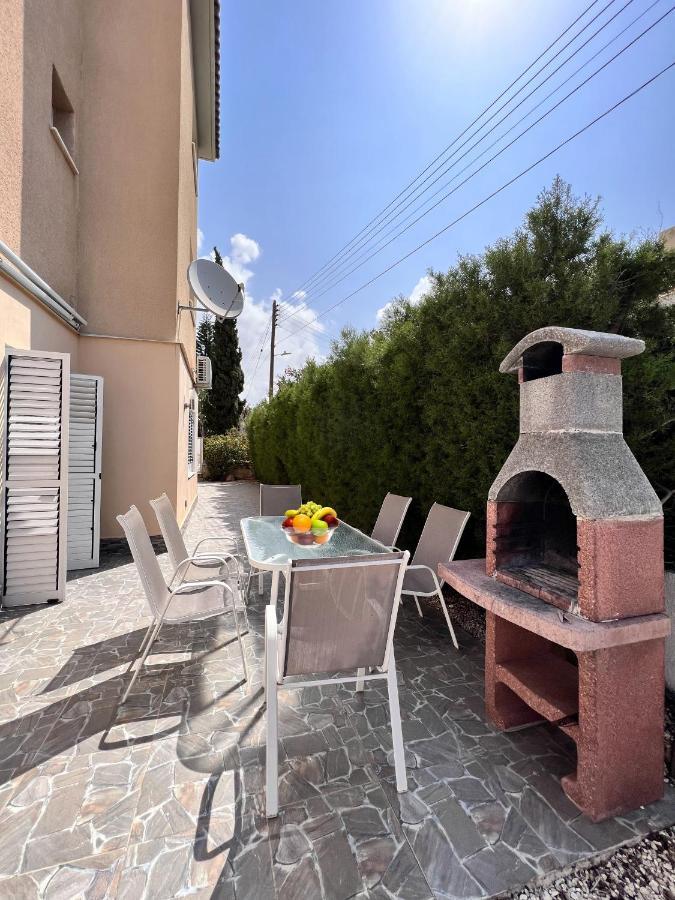 Pafia Sunbeach Townhouse Paphos Exterior photo